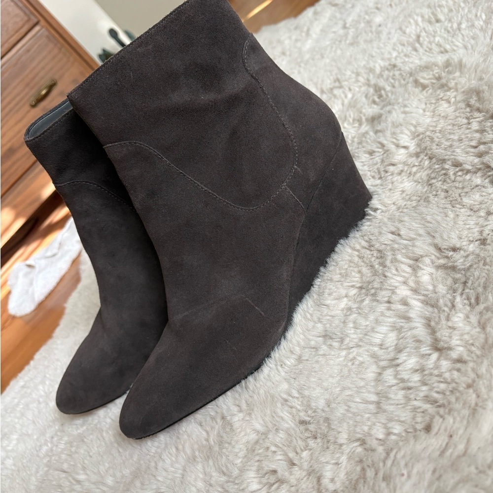 Enzo Angiolini Crisanta Grey Suede Wedge Boots